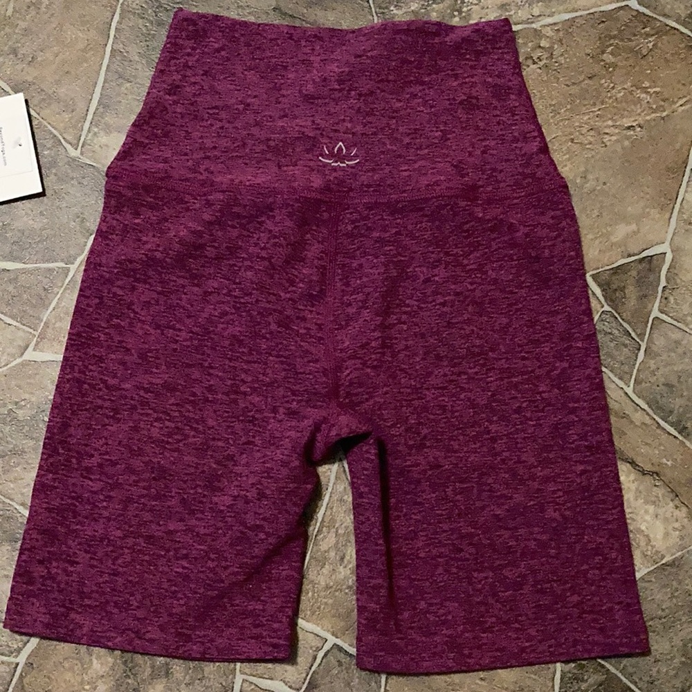 NWT Beyond Yoga Spacedye Biker Shorts - Picture 10 of 12
